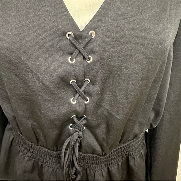 Express Black Women’s Top Large Tie Up - Picture 2 of 7